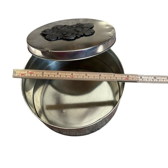 Round Metzke Pewter Round Tin, Vintage 1970s, Gray Tin Sand Dollar Pewter Lid - Picture 9 of 10